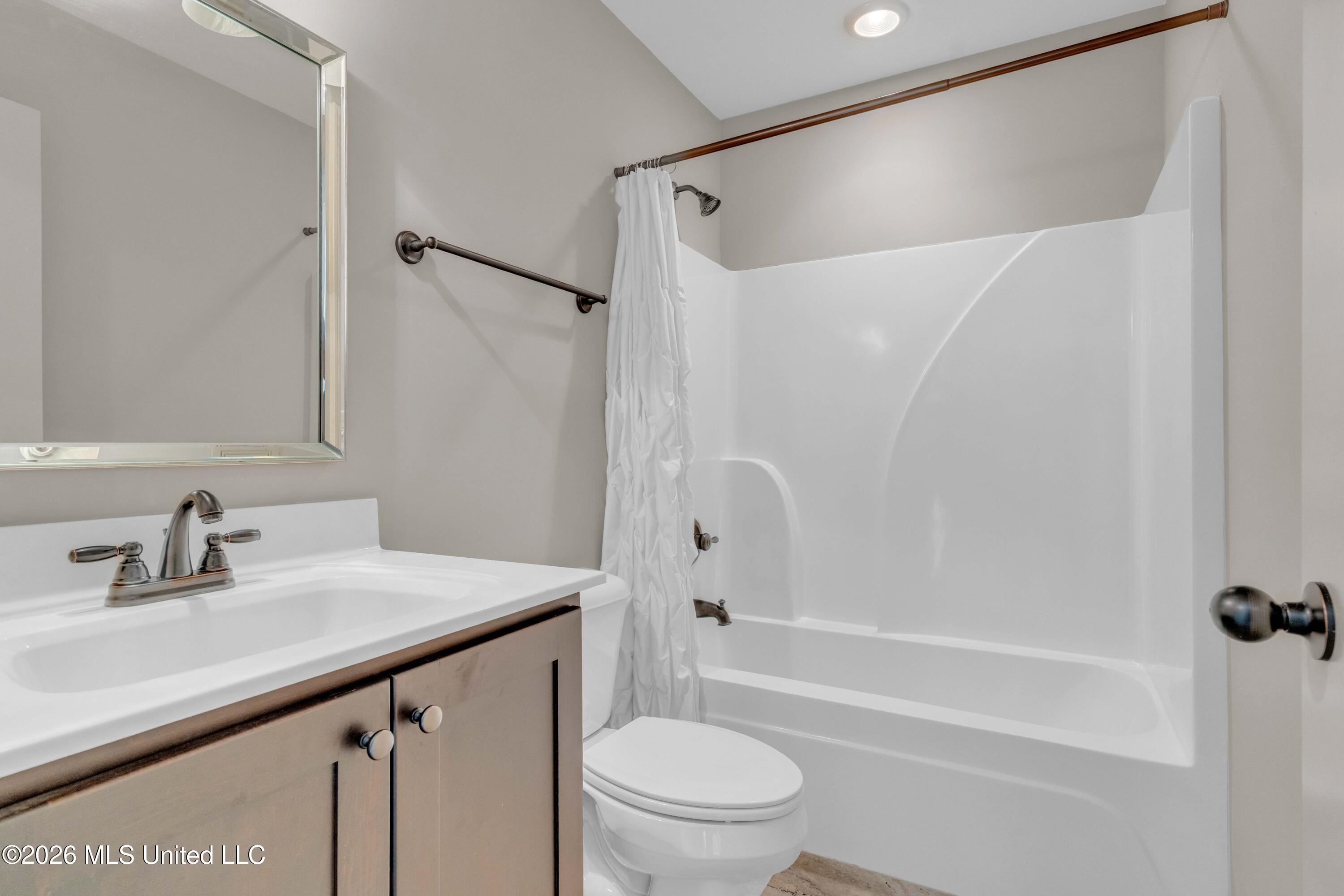 4342 Robinson Loop East Olive Branch, MS 38654 - Photo 33 of 45 A1_00733