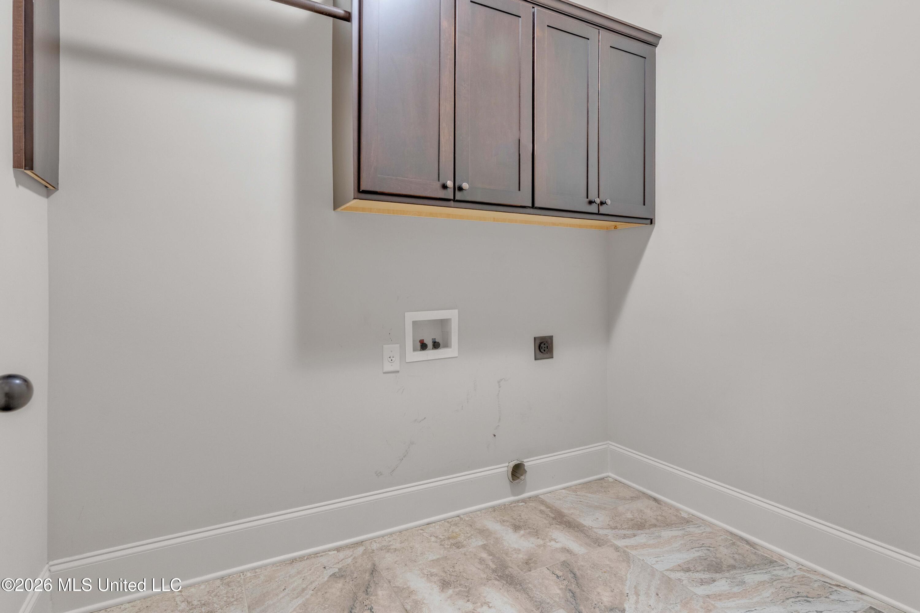 4342 Robinson Loop East Olive Branch, MS 38654 - Photo 37 of 45 A1_00712