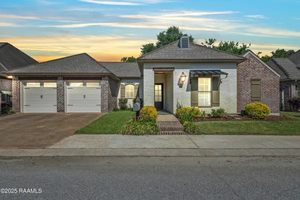 $355,000 | 205 Petrus Drive, Broussard, LA 70518