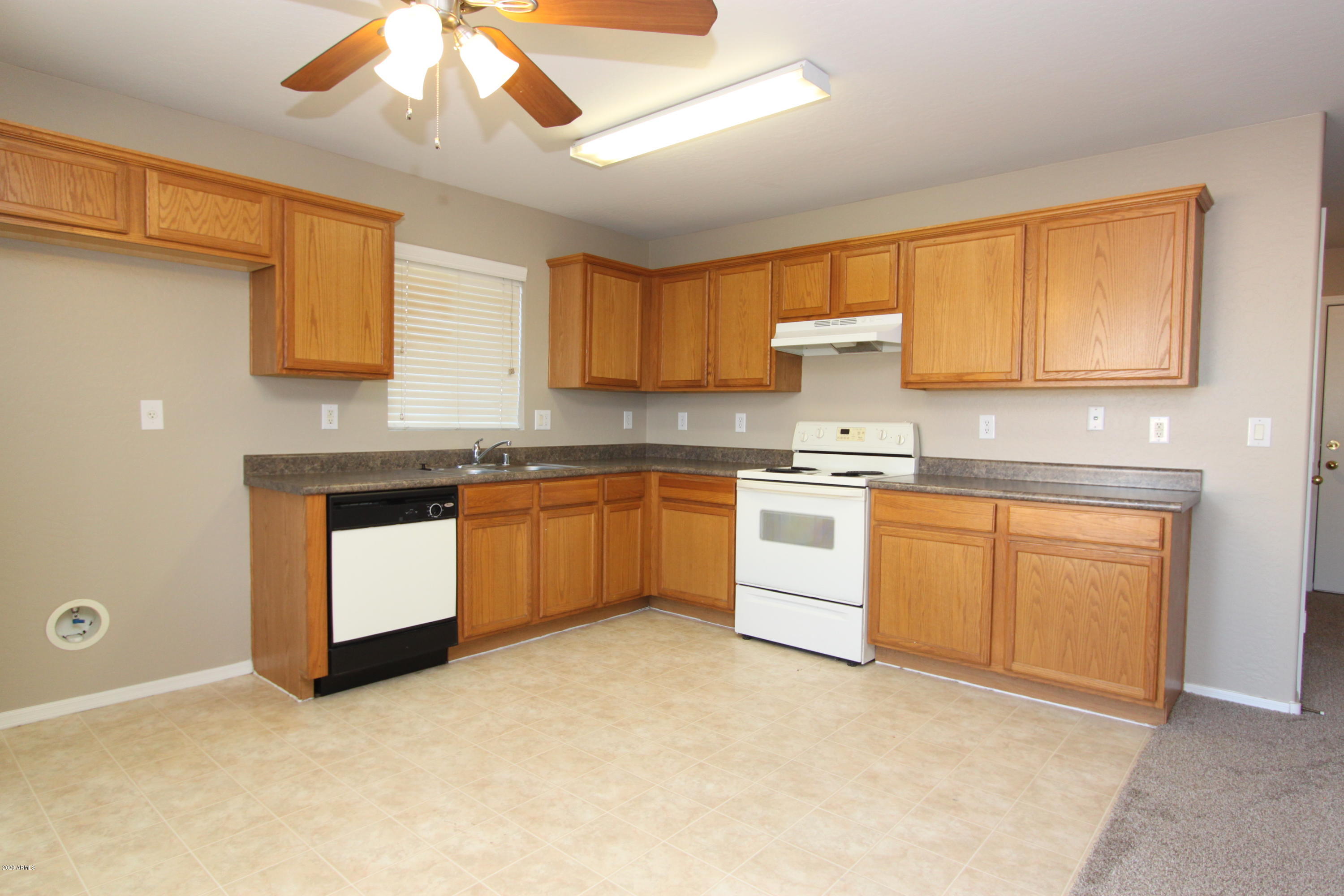 19415 North Gabriel Path Maricopa, AZ 85138 - Photo 4 of 19 IMG_5045