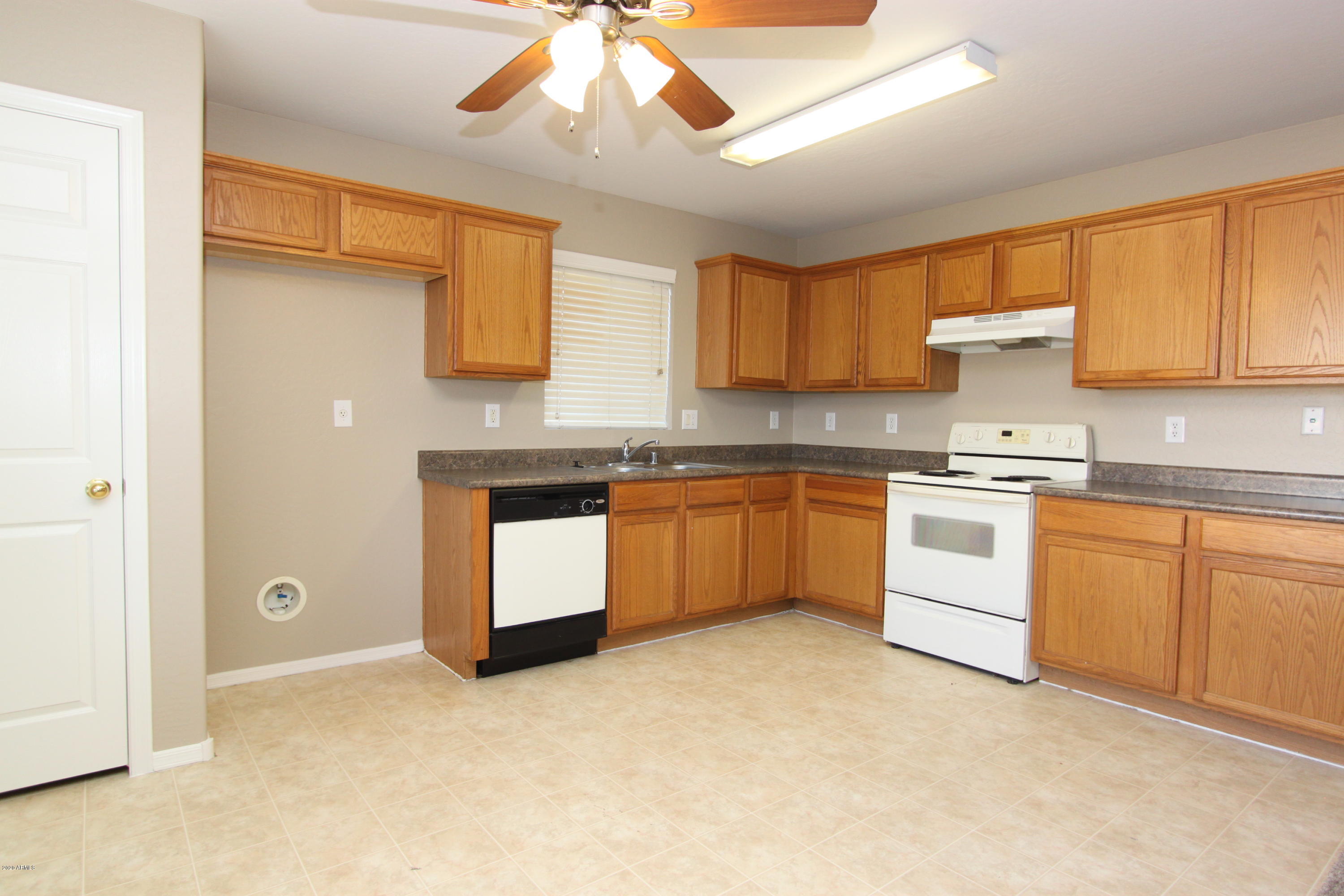 19415 North Gabriel Path Maricopa, AZ 85138 - Photo 5 of 19 IMG_5046