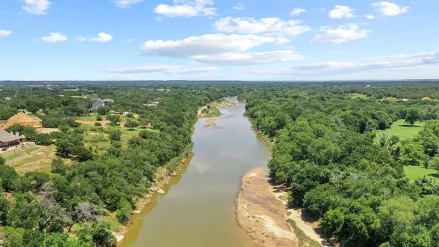 a view of a pathway both side of building