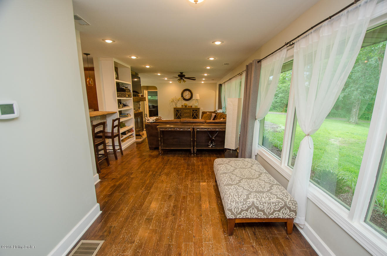 4915 Chenoweth Run Road Louisville, KY 40299 - Photo 12 of 60 11