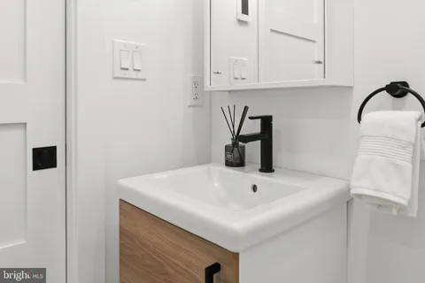 $1,295,000 | 906 Wade Avenue, Rockville, MD 20851