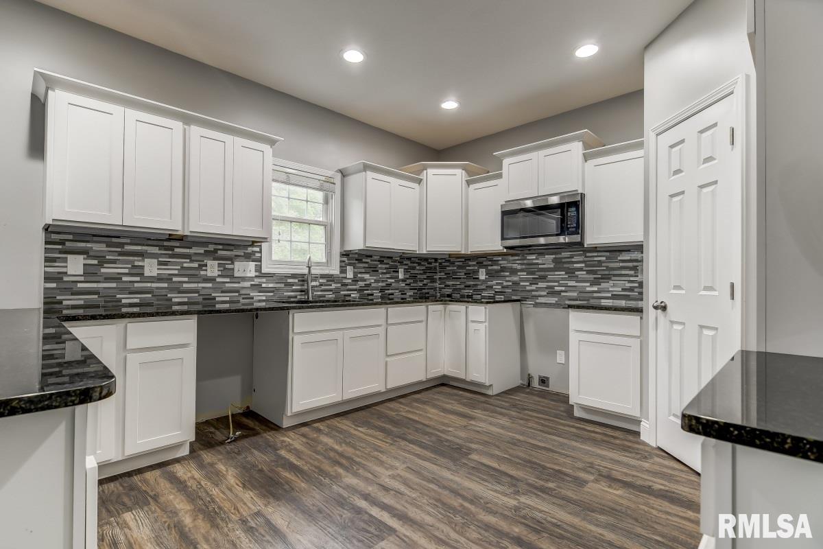 330 Dutchman Way Chatham, IL 62629 - Photo 12 of 43