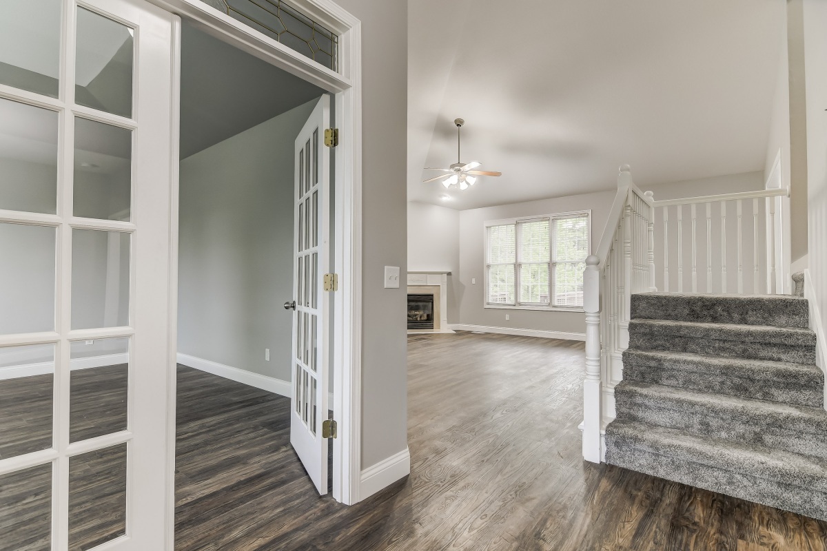 330 Dutchman Way Chatham, IL 62629 - Photo 2 of 43