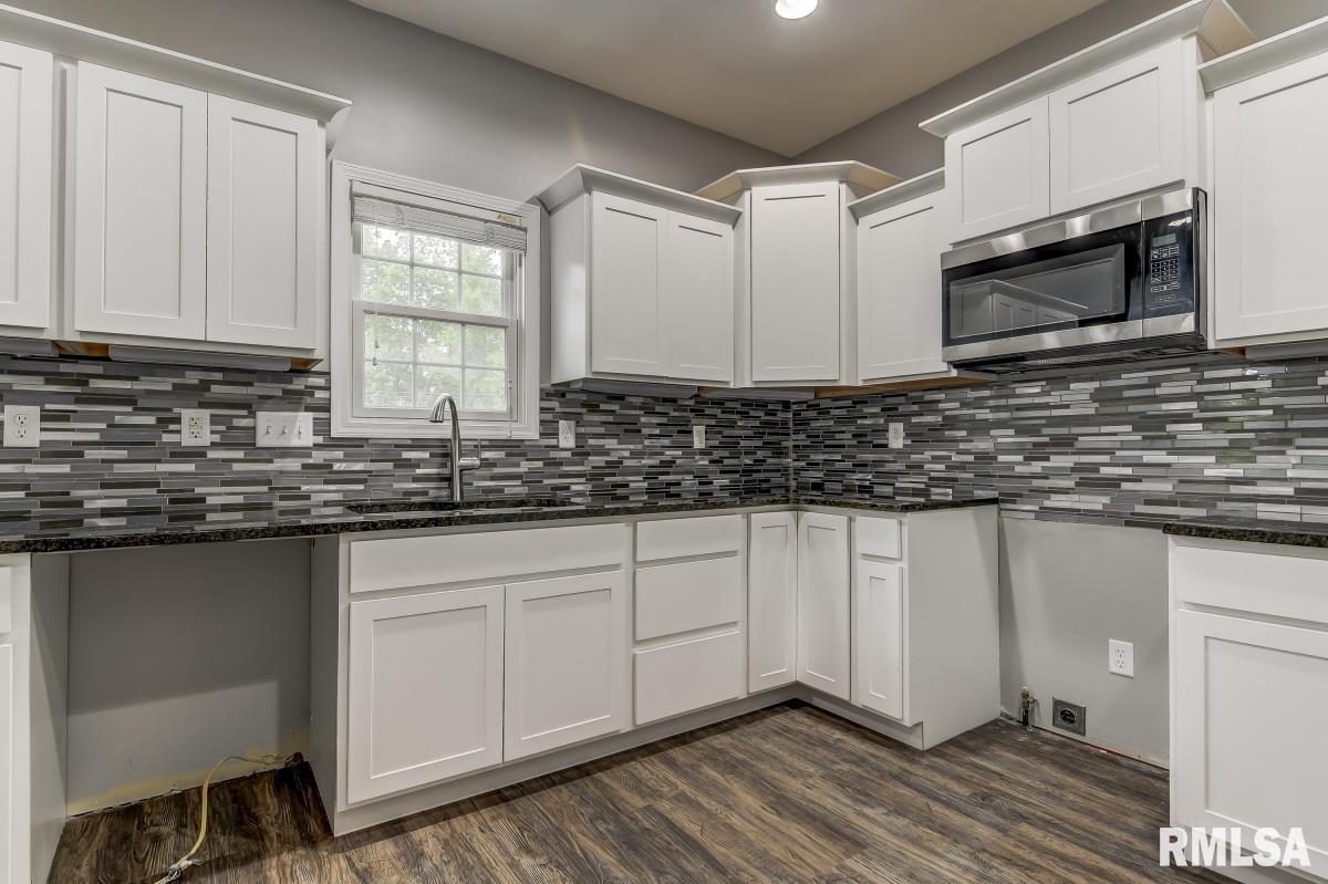 330 Dutchman Way Chatham, IL 62629 - Photo 9 of 43
