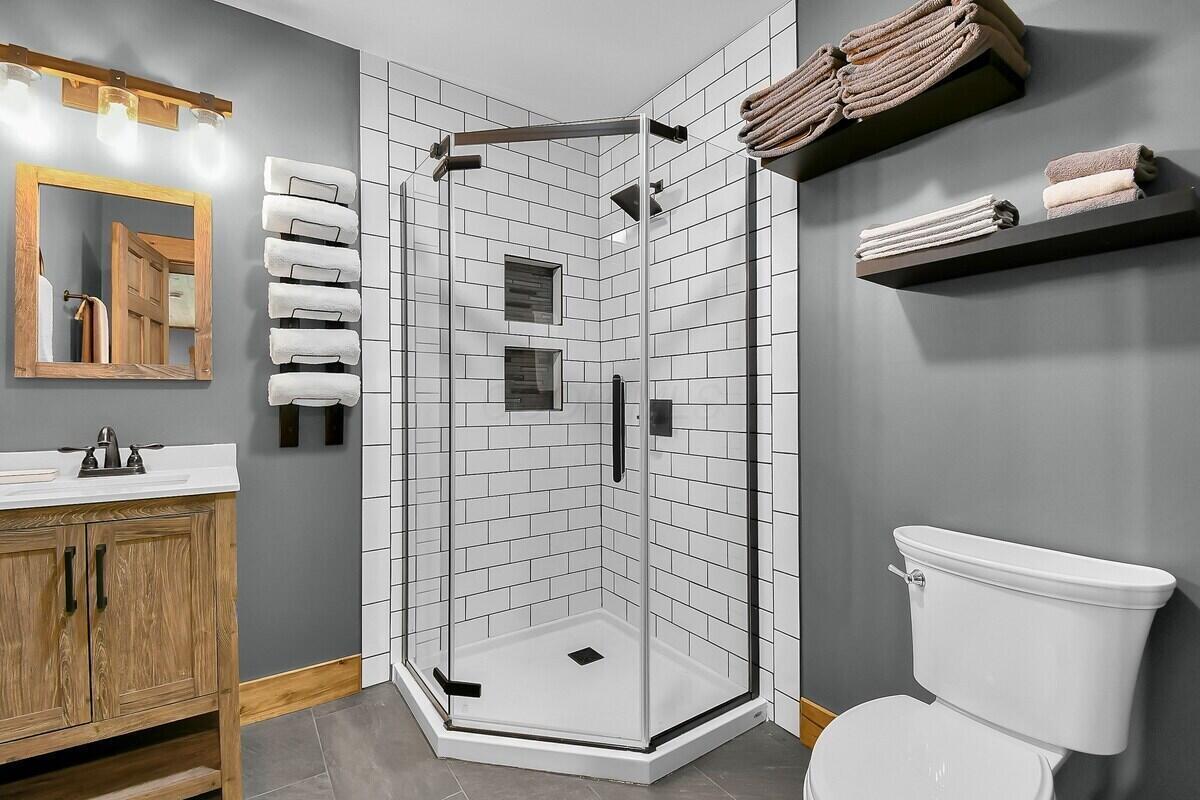 7429 Barneby Road Southeast Lancaster, OH 43130 - Photo 32 of 44 Bathroom 3