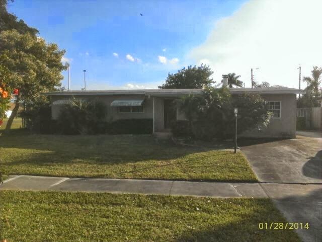 301 Pinehurst Road Palm Springs, FL 33461 - Photo 1 of 10 exterior