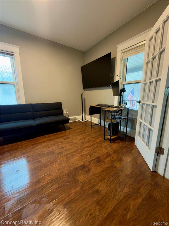 29154 Van Riper Street Flat Rock, MI 48134 - Photo 9 of 24