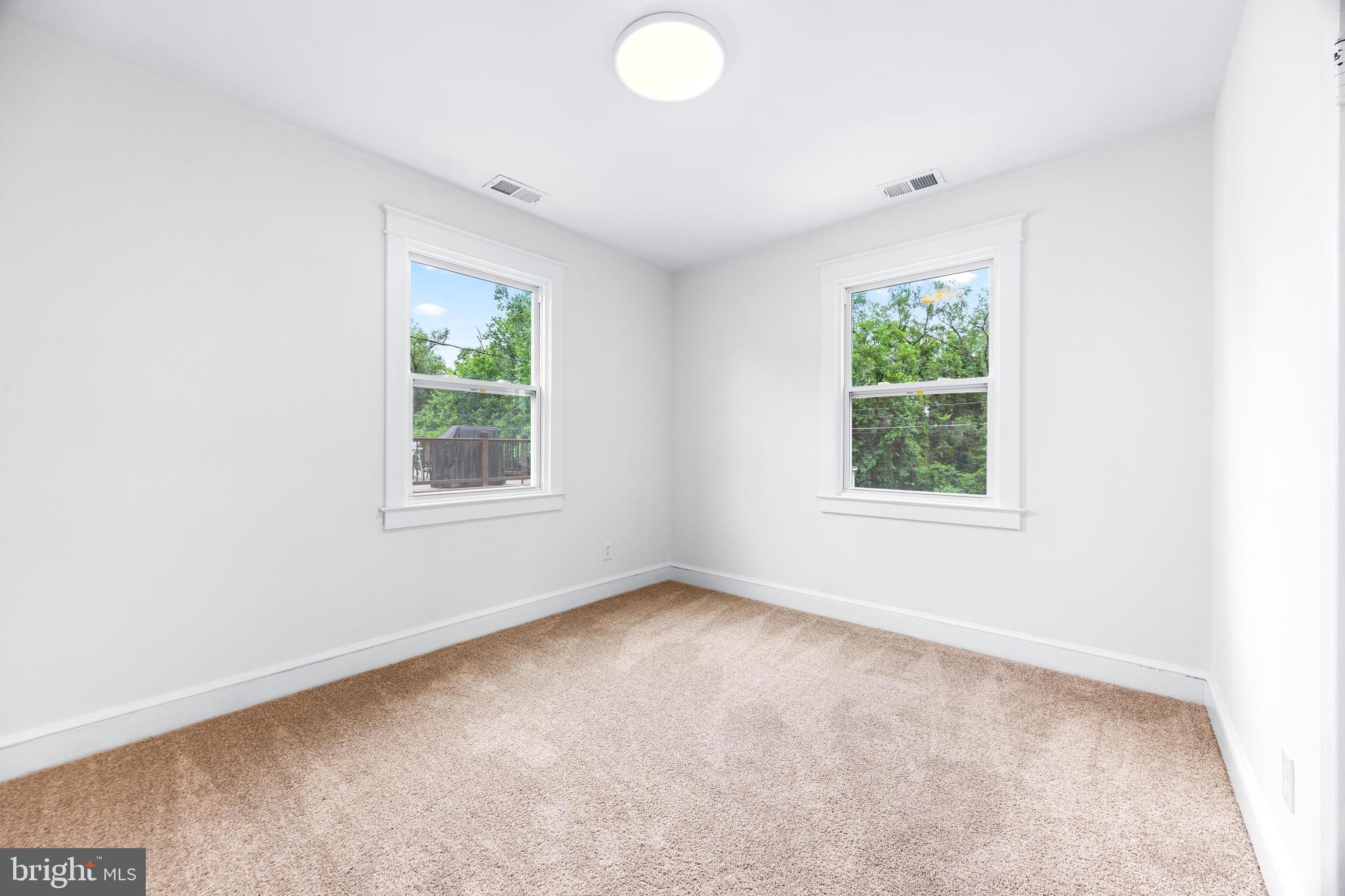 5559 Ashbourne Road Baltimore, MD 21227 - Photo 18 of 31