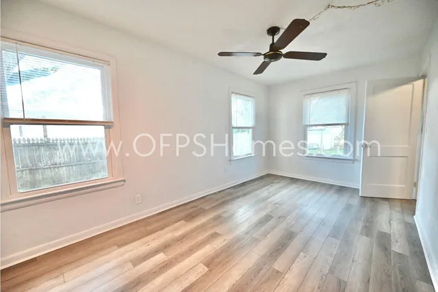 $2,300 | 305 Okaloosa Road Northeast, Fort Walton Beach, FL 32548