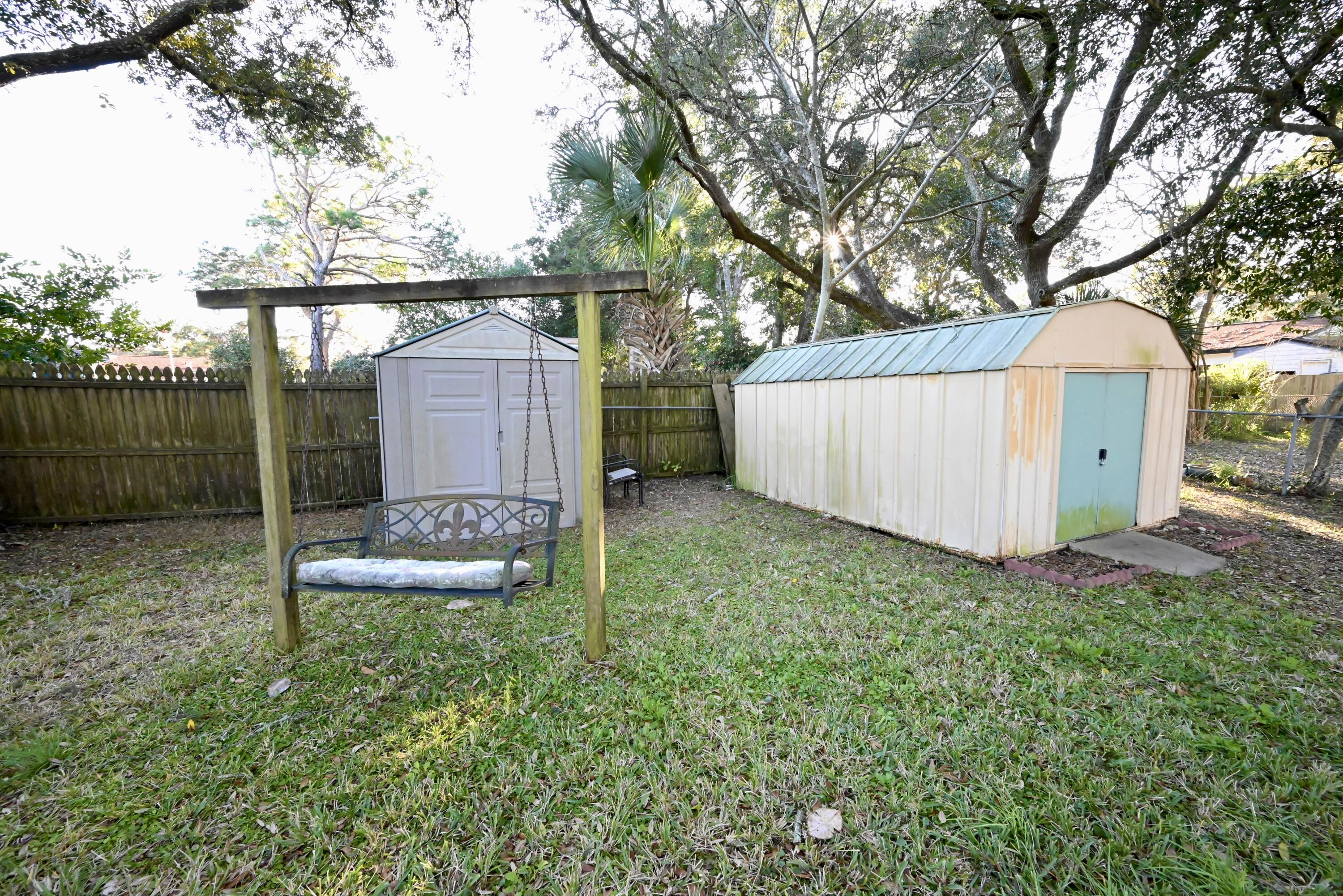 305 Okaloosa Road Northeast Fort Walton Beach, FL 32548 - Photo 3 of 26 24