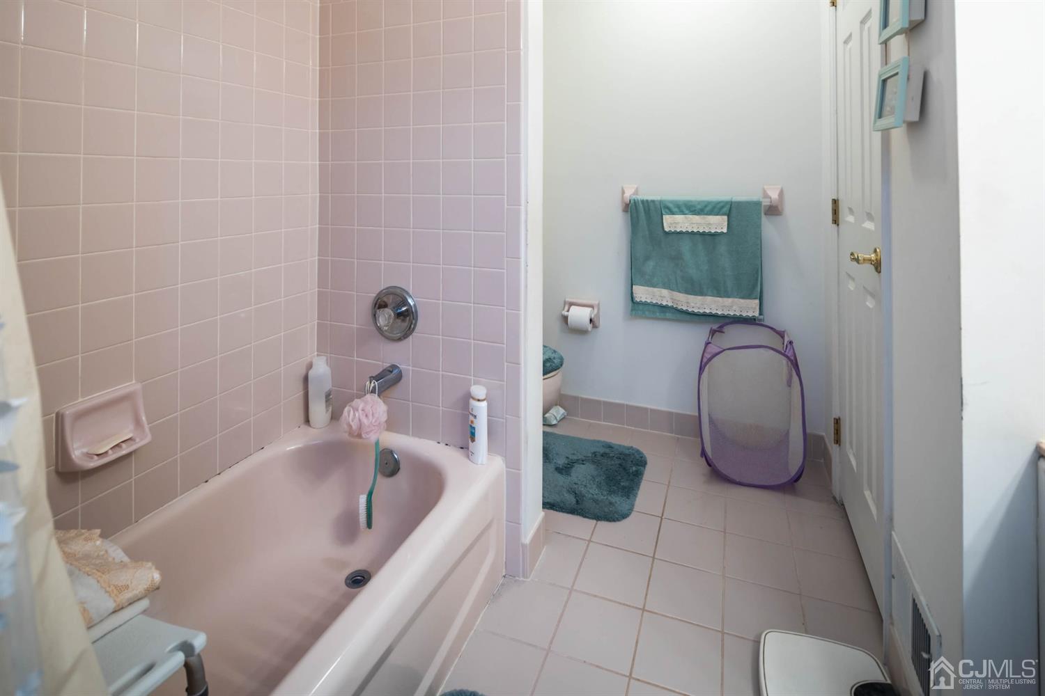 167 Prestwick Way, Unit 167 Edison, NJ 08820 - Photo 17 of 20 Gallery Image 17