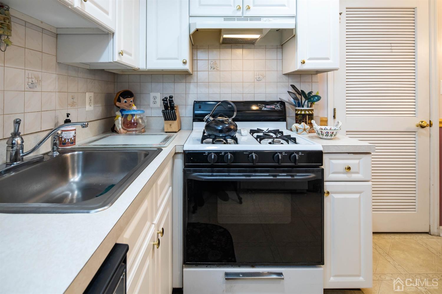 167 Prestwick Way, Unit 167 Edison, NJ 08820 - Photo 6 of 20 Gallery Image 6