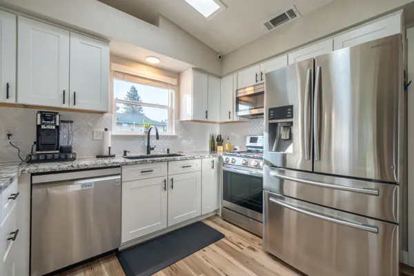 $399,000 | 1837 Stetson Way, Redding, CA 96003