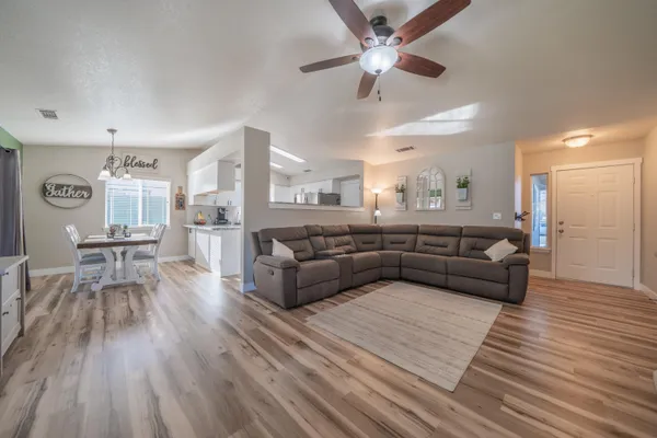 $399,000 | 1837 Stetson Way, Redding, CA 96003