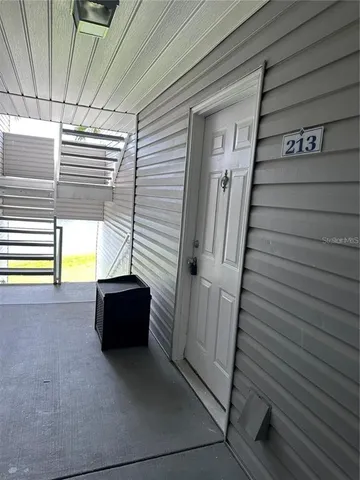 a view of entryway and hall