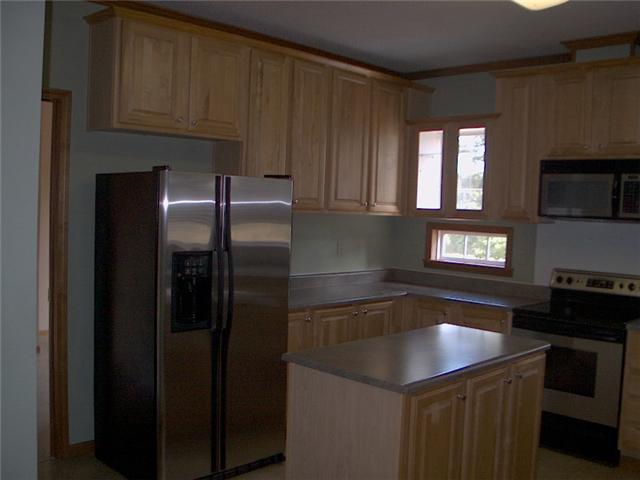 1922 Fortner Road Dickson, TN 37055 - Photo 5 of 20 Beautiful tall custom cabinets Lots of windows Center island Stainless applainces 9ft ceilings