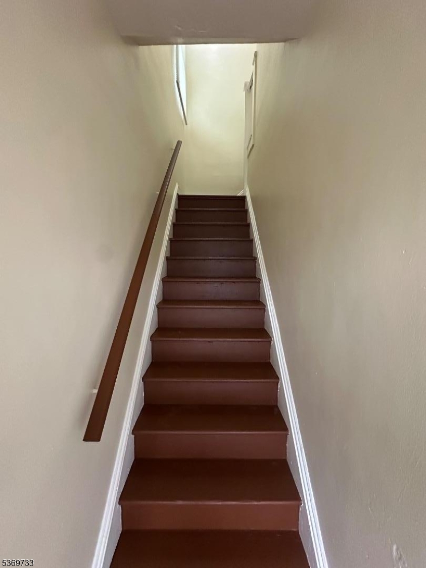 449 3rd Avenue, Unit 2 Elizabeth Port, NJ 07206 - Photo 3 of 11 a view of entryway