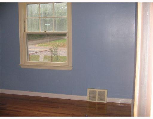 726 North Prospect Road Ypsilanti, MI 48198 - Photo 4 of 8 Photo 4
