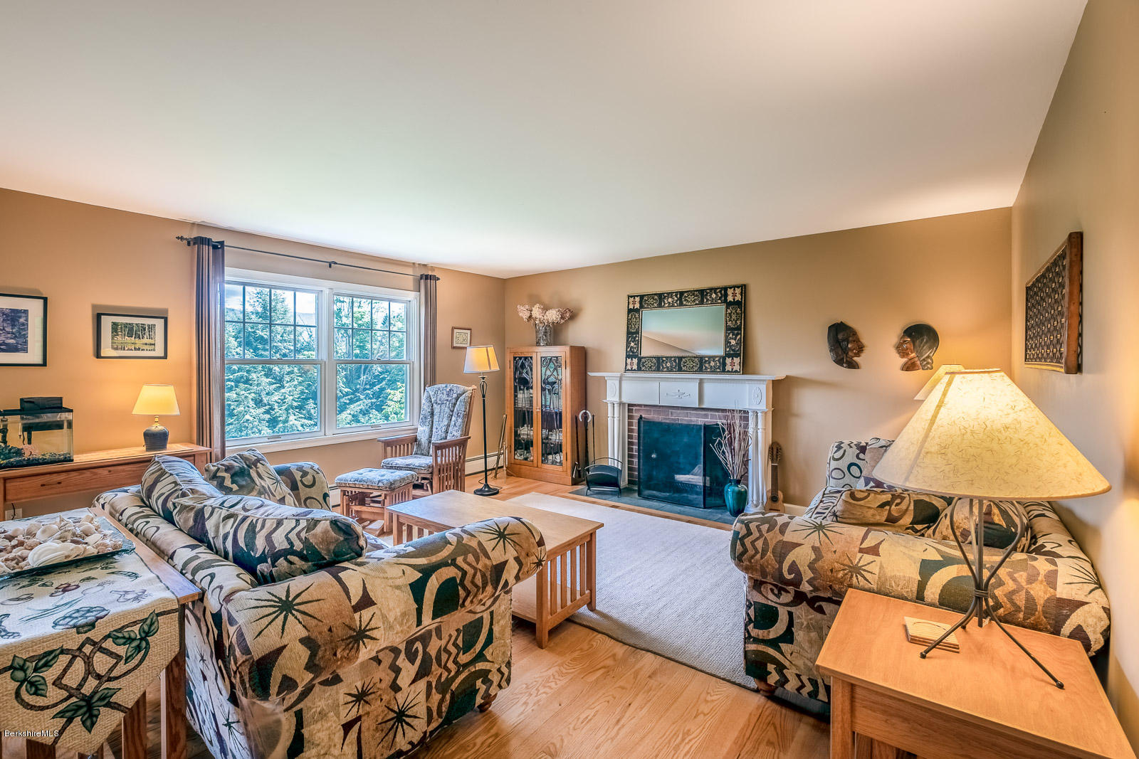 29 Hawthorne Road Williamstown, MA 01267 - Photo 11 of 40 Living room 4