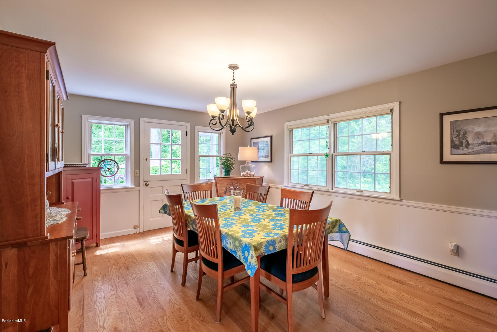 29 Hawthorne Road Williamstown, MA 01267 - Photo 12 of 40 Dining room