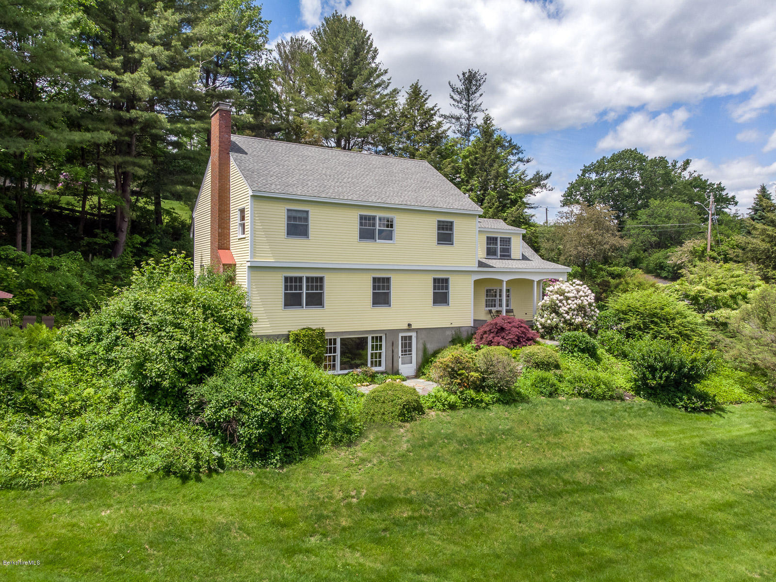 29 Hawthorne Road Williamstown, MA 01267 - Photo 3 of 40 House main