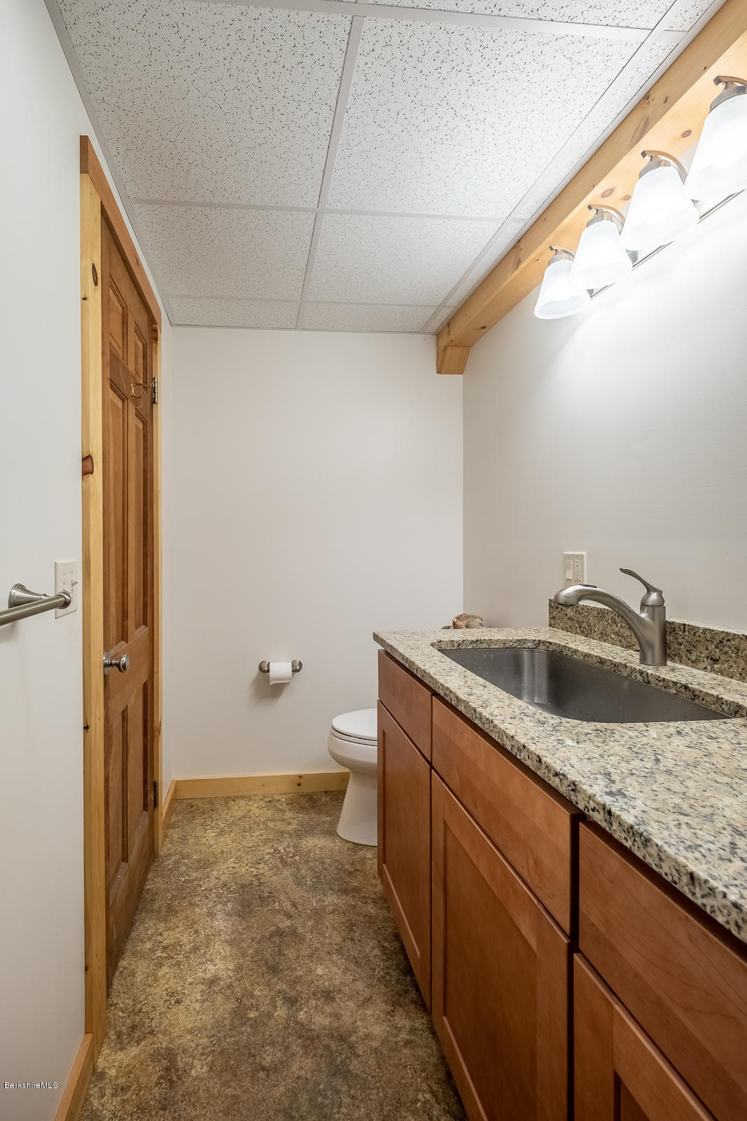 29 Hawthorne Road Williamstown, MA 01267 - Photo 37 of 40 lower 1/2 bath