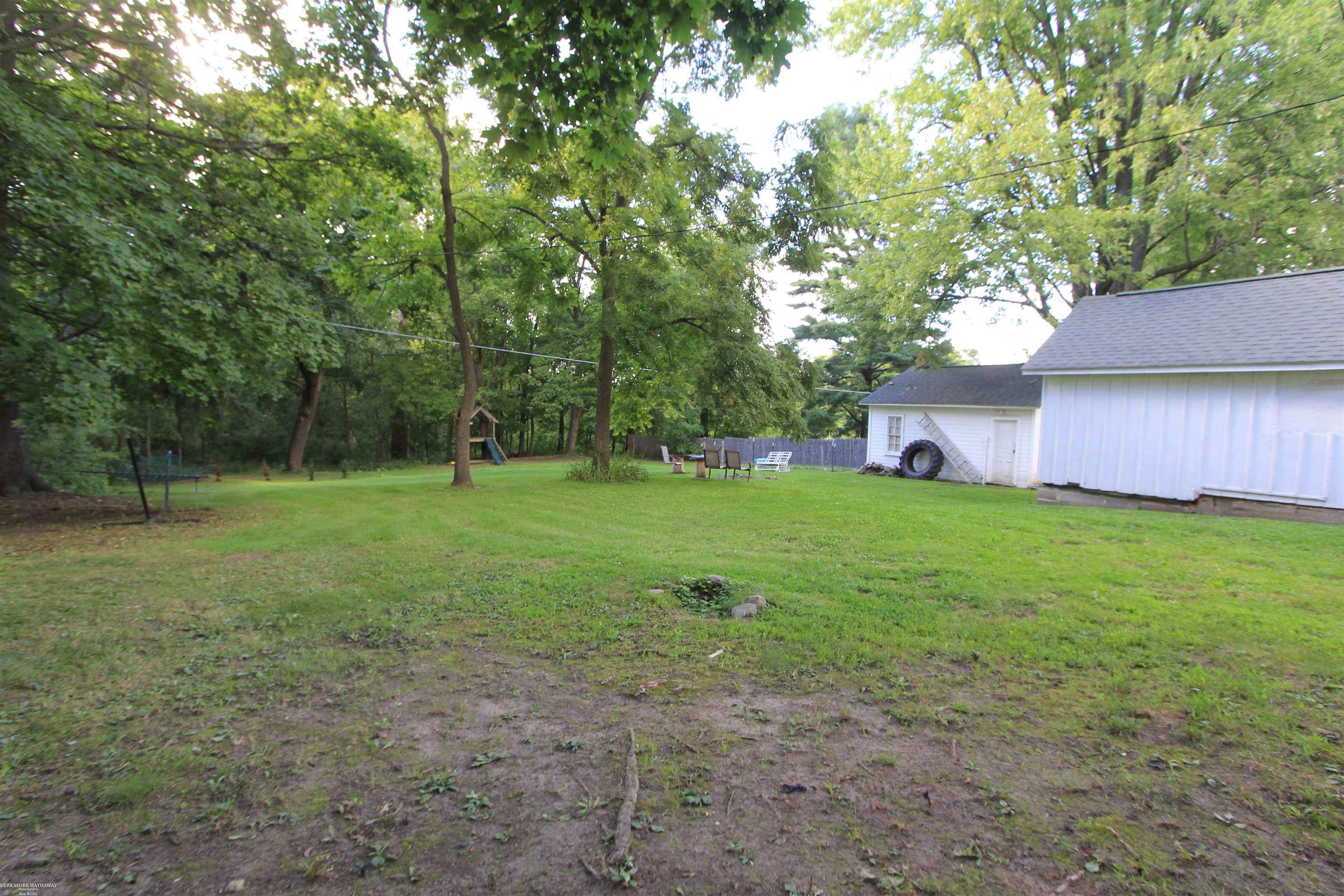 6831 Jefferson Road North Branch, MI 48461 - Photo 24 of 32 50187210-8d2bfc2a-68f0-4d5c-8320-a37ca6b8e2e6.JPG