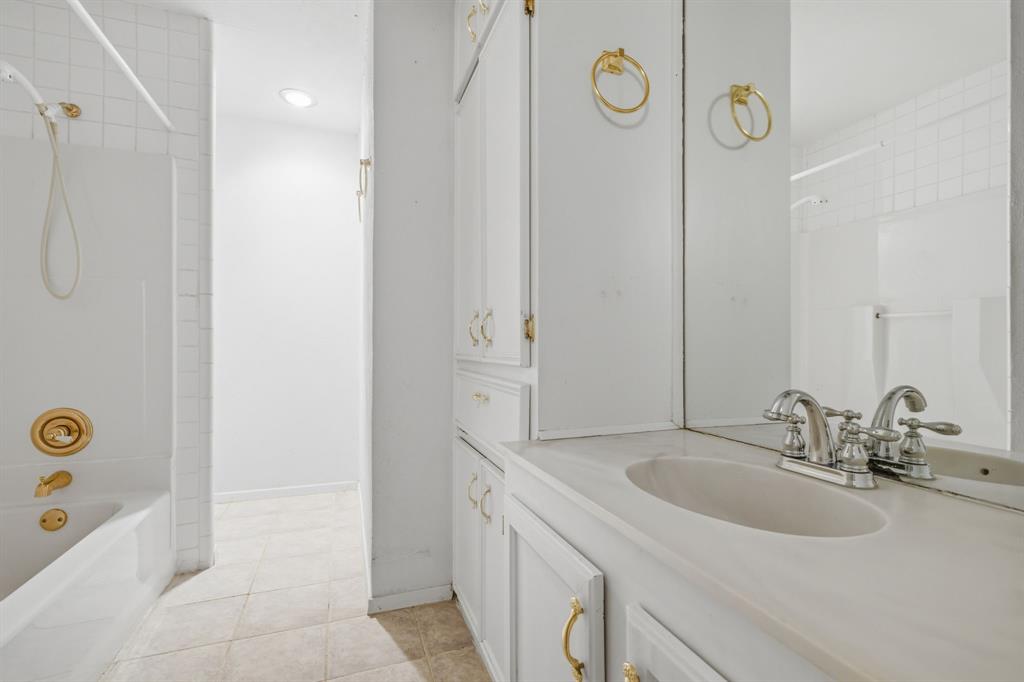 5052 Arbor Glen Road The Colony, TX 75056 - Photo 16 of 22