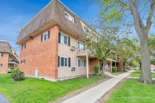 $175,000 | 2506 West Algonquin Road, Unit 18, Rolling Meadows, IL 60008