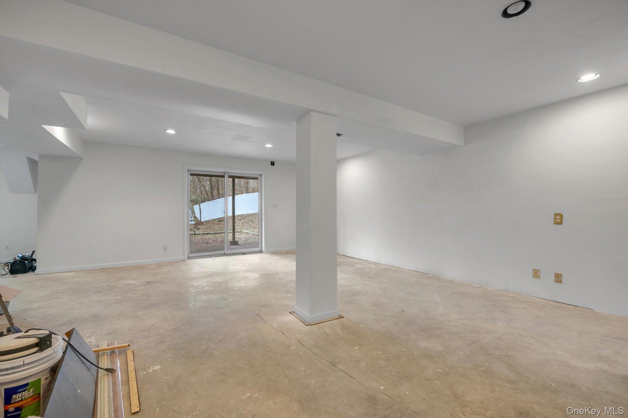 4 Greenlawn Road Cortlandt Manor, NY 10567 - Photo 20 of 26 a view of empty room