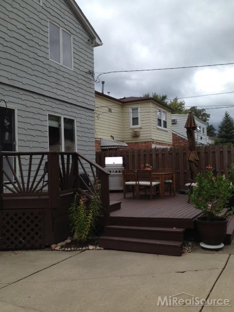 1512 Roslyn Road Grosse Pointe Woods, MI 48236 - Photo 26 of 30