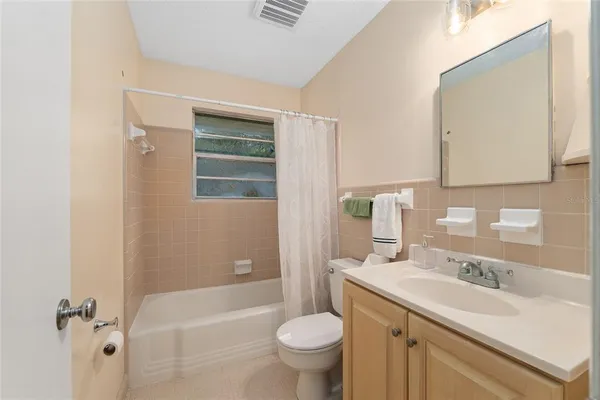 $365,000 | 505 Northwest 37 Place, Gainesville, FL 32609