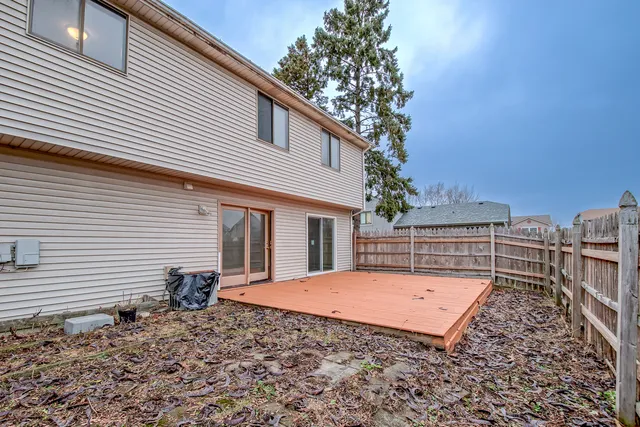 $359,000 | 2019 Williamsburg Drive, Streamwood, IL 60107