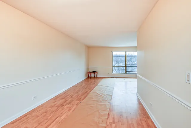 $359,000 | 2019 Williamsburg Drive, Streamwood, IL 60107