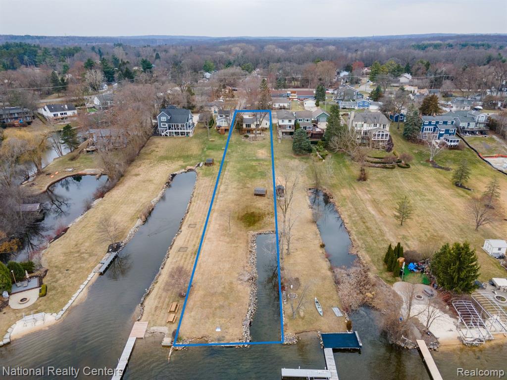 3506 Moberly Road Commerce Township, MI 48382 - Photo 2 of 37