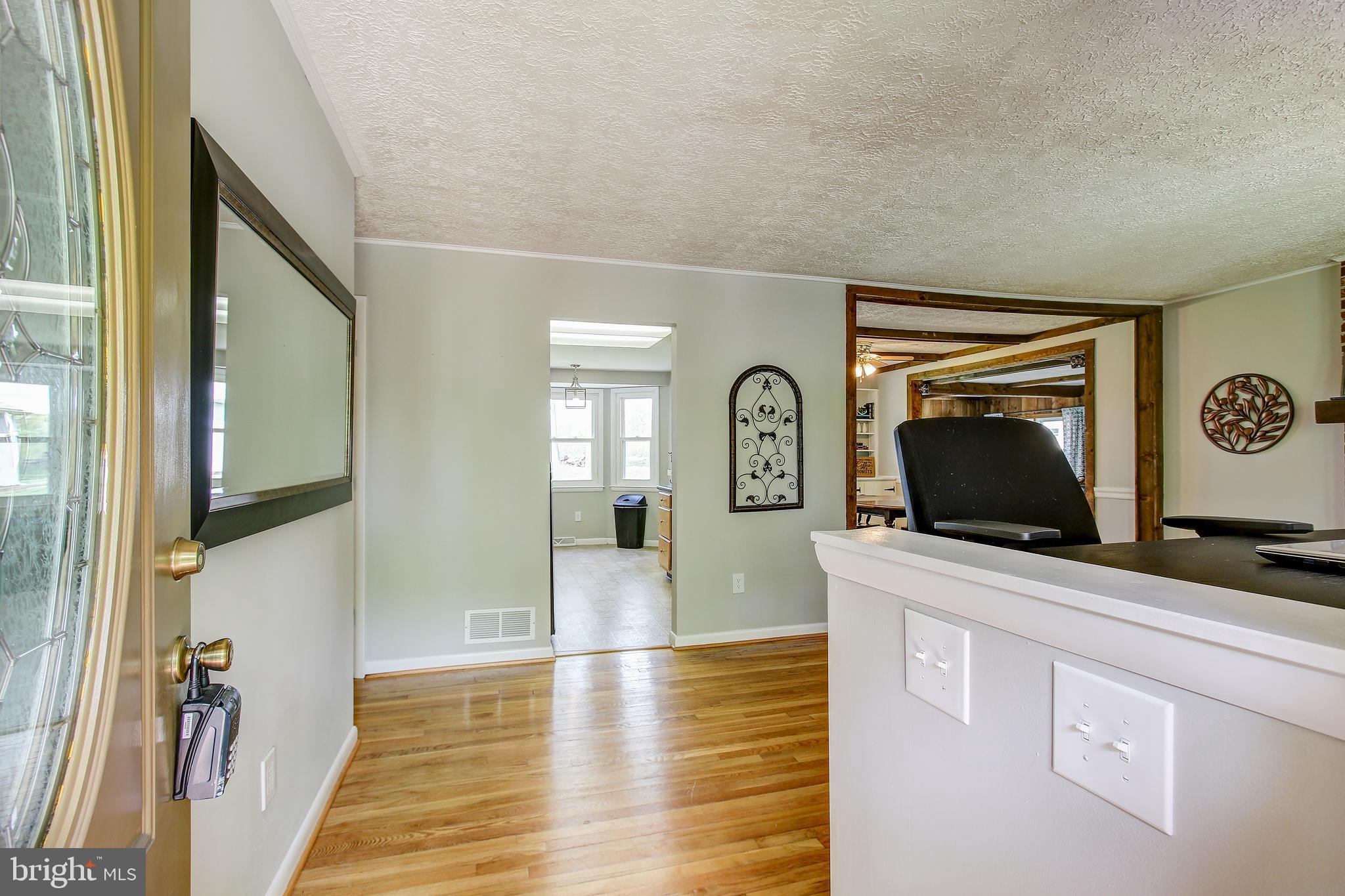 2912 Timber Ridge Drive Mount Airy, MD 21771 - Photo 4 of 33 Entryway