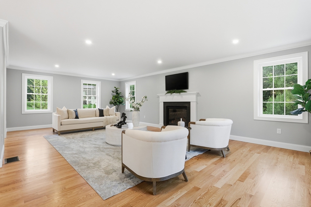 22 Townsend Road Shirley, MA 01464 - Photo 8 of 37 Gallery Image 8