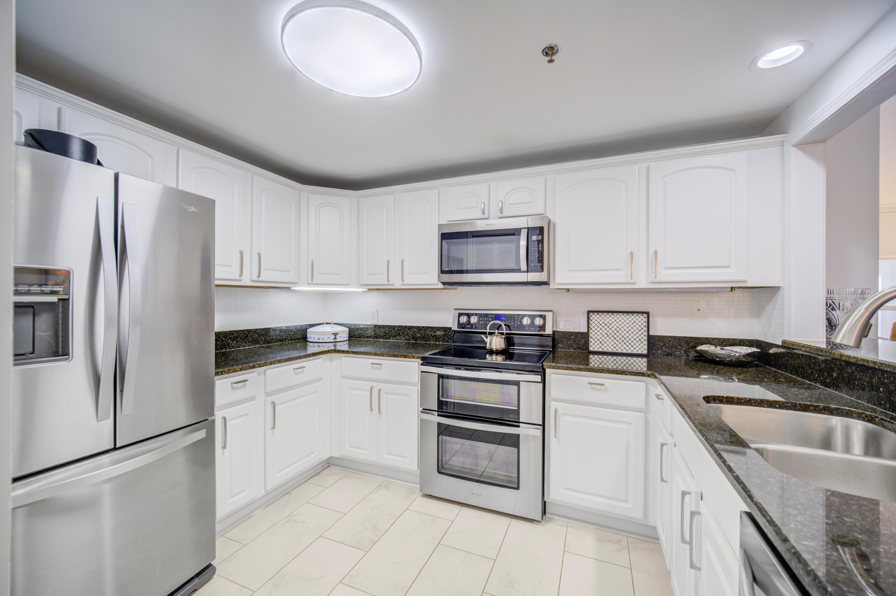 25 Players Club, Unit 25 Miramar Beach, FL 32550 - Photo 22 of 44 Kitchen