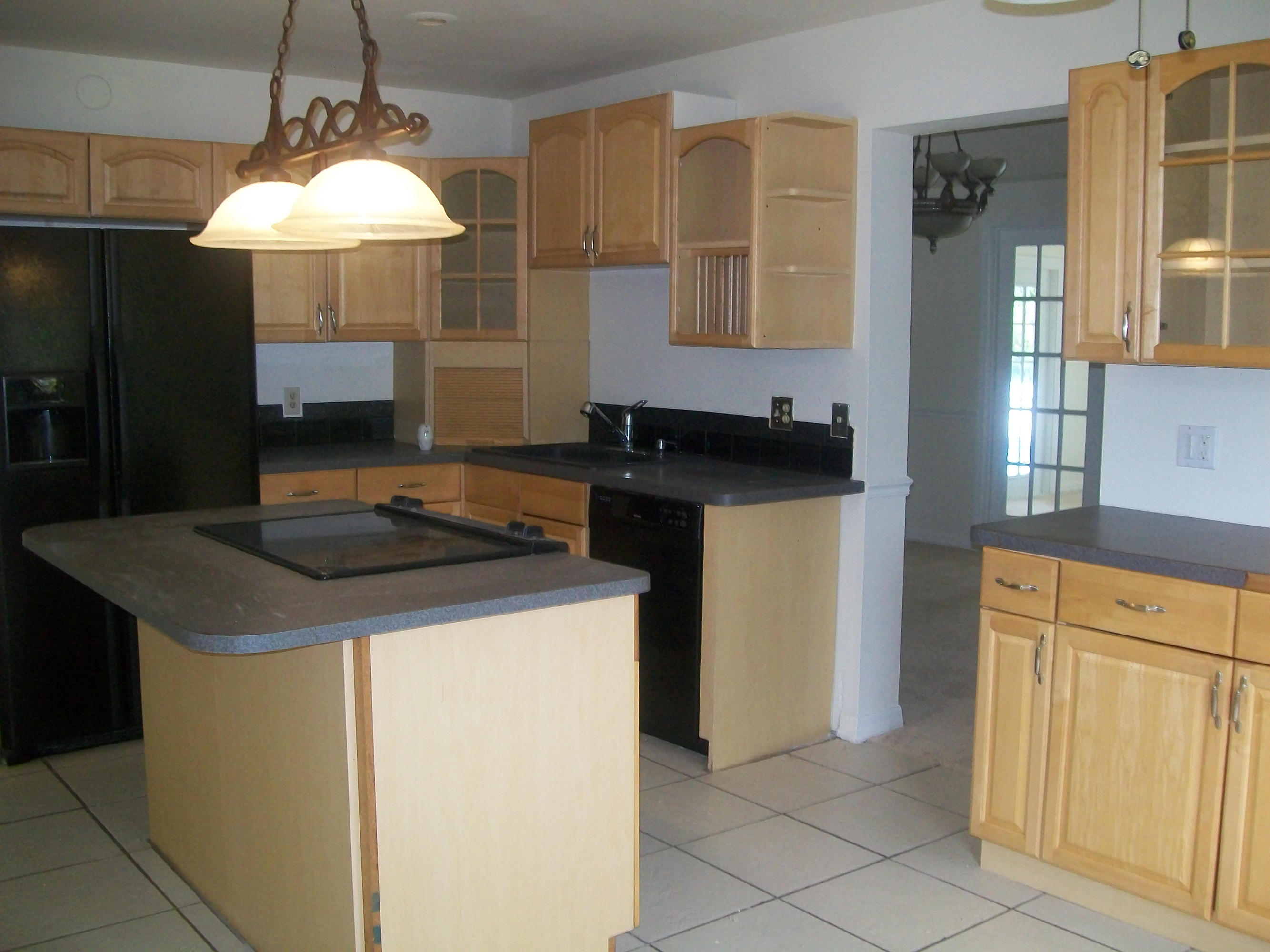 2913 Southeast Bella Road Port St. Lucie, FL 34984 - Photo 6 of 26 kitchen