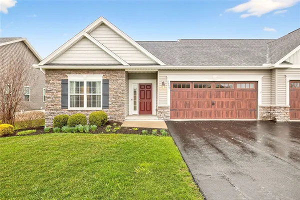 $389,900 | 5966 Monarch Drive, Farmington, NY 14425