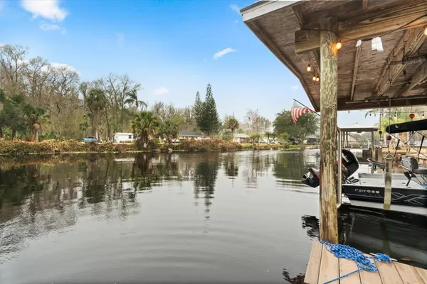 $429,999 | 1511 Riveredge Court, Astor, FL 32102