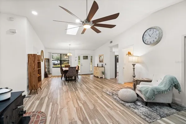 $429,999 | 1511 Riveredge Court, Astor, FL 32102