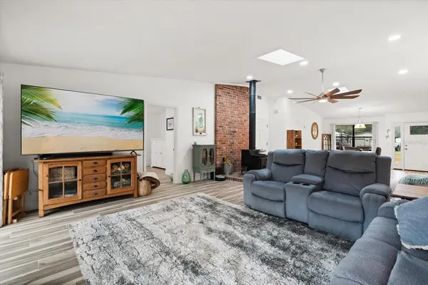 $429,999 | 1511 Riveredge Court, Astor, FL 32102