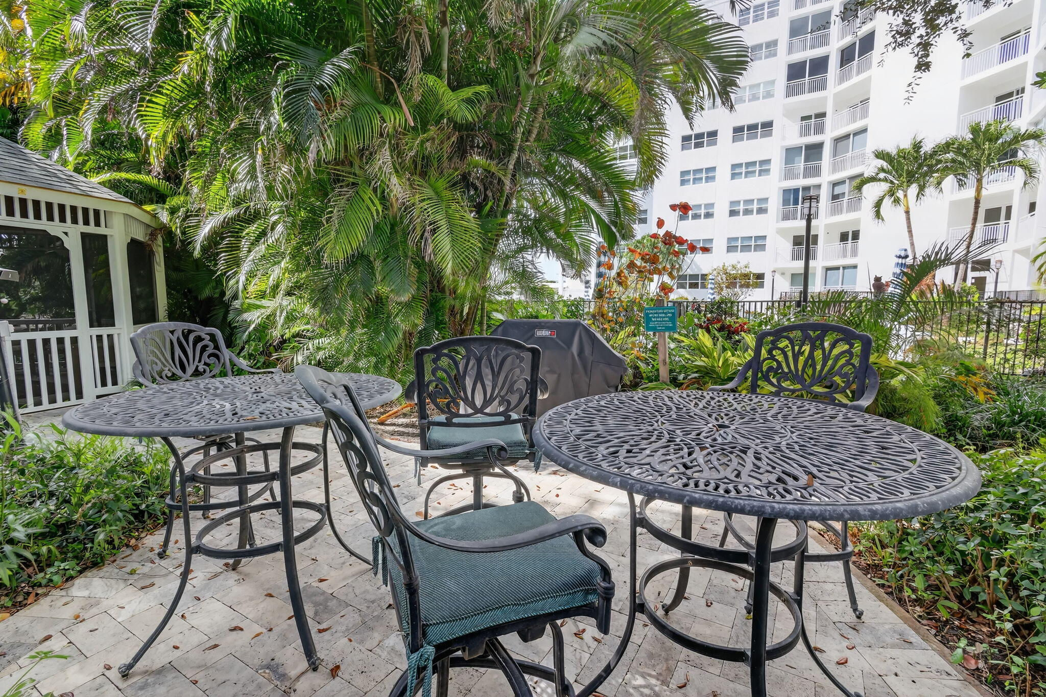 1000 Lowry Street, Unit 6J Delray Beach, FL 33483 - Photo 53 of 63 Picnic area