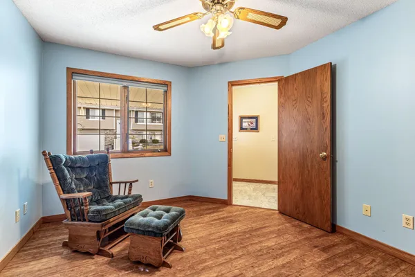 $255,000 | 1237 Hilo Avenue North, Oakdale, MN 55128