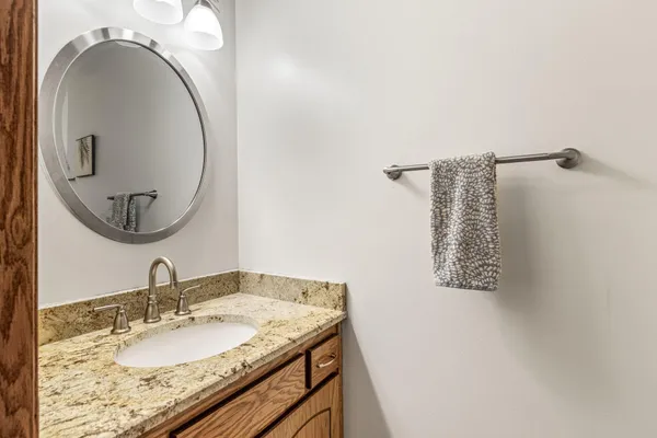 $255,000 | 1237 Hilo Avenue North, Oakdale, MN 55128