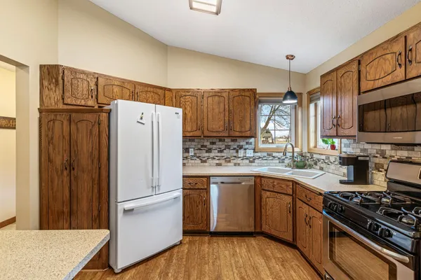 $255,000 | 1237 Hilo Avenue North, Oakdale, MN 55128